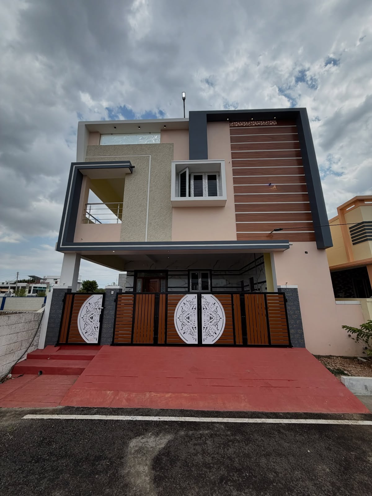 SEMI- FURNISHED 3BHK INDEPENDENT HOUSE